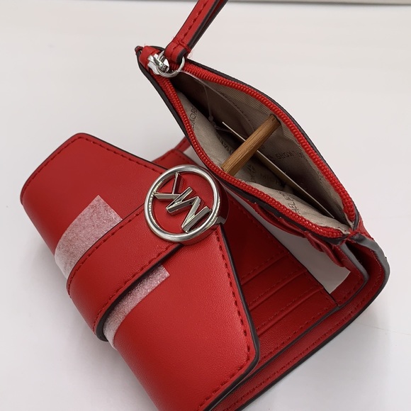 MICHAEL KORS
Carmen Medium Faux Leather Wallet BRIGHT
RED COLOR - Picture 4 of 12